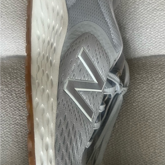 New Balance - Picture 2 of 4